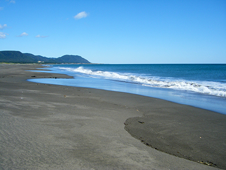 Hyakuninhama (Beach)